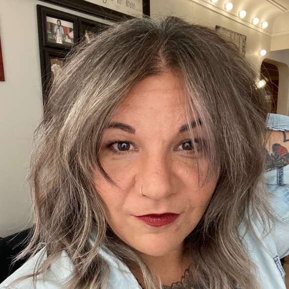 Meet your Posher, Carrie - Picture 1 of 1